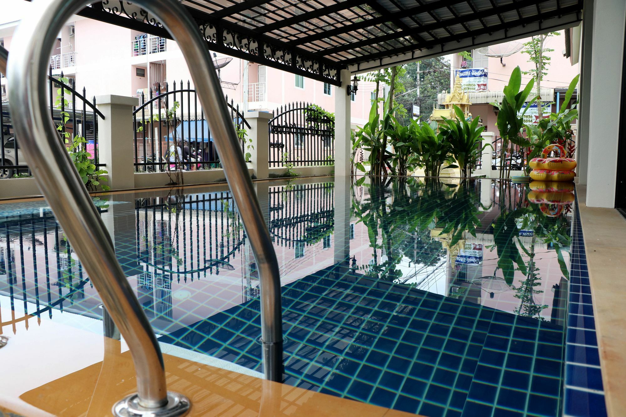 Ploy'S Pearl Hotel สุราษฎร์ธานี ภายนอก รูปภาพ