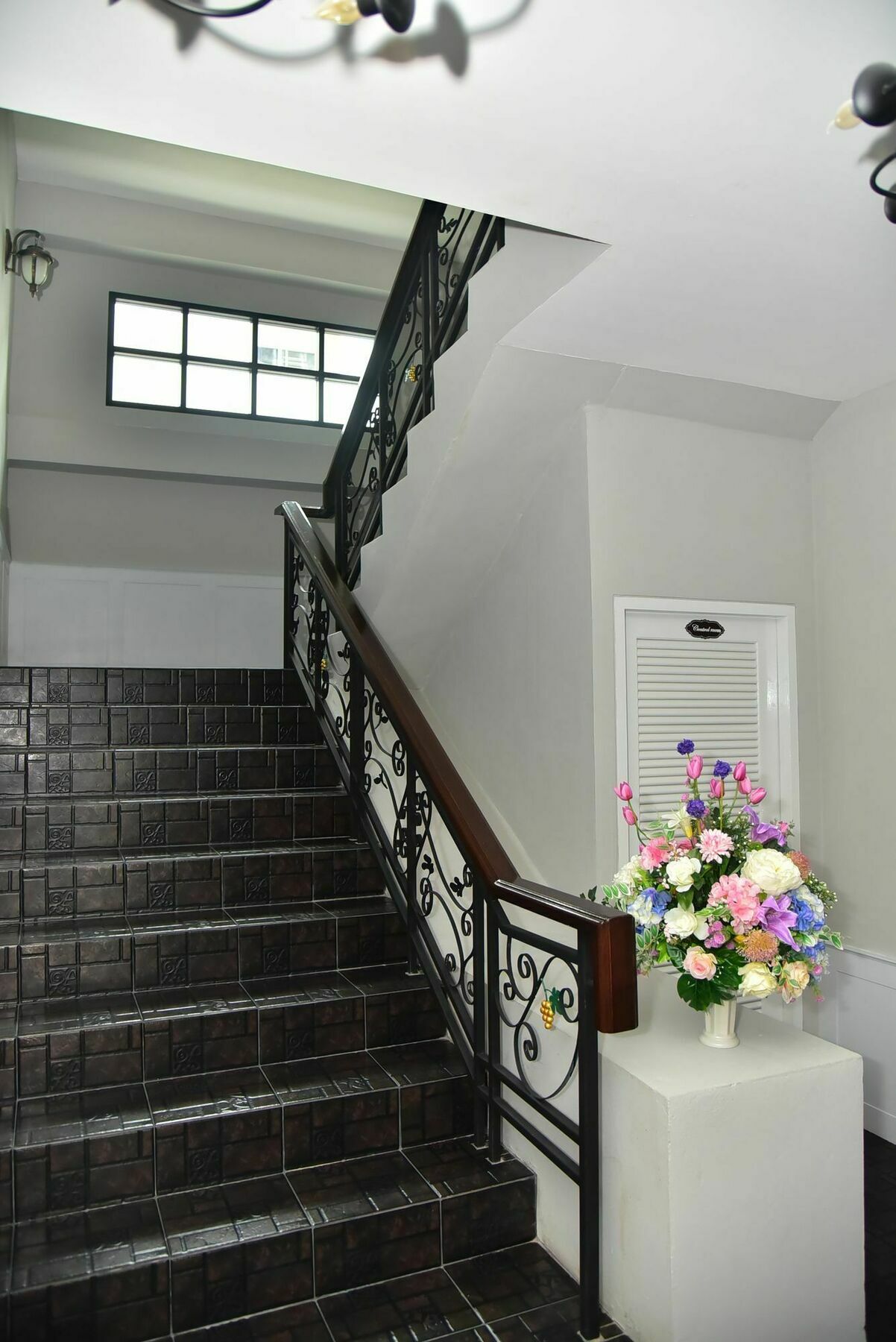 Ploy'S Pearl Hotel สุราษฎร์ธานี ภายนอก รูปภาพ